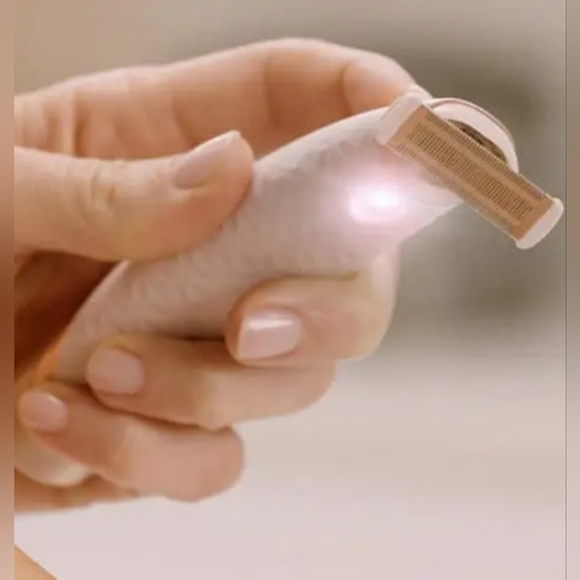 Flawless Nu Razor™ Hair Remover - Picture 13 of 13